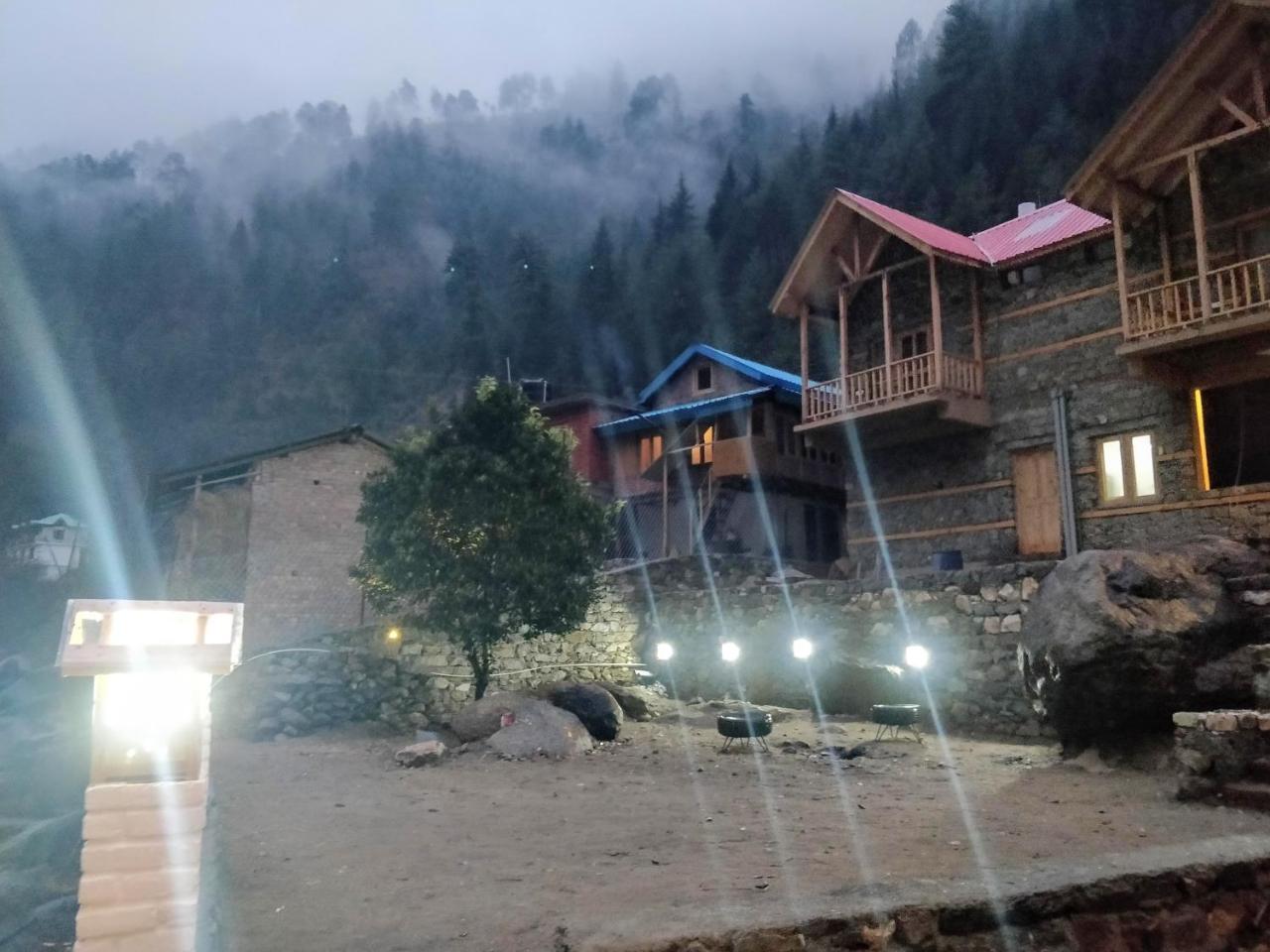 Offbeat Abodes - Tirthan Valley Banjār Exterior photo